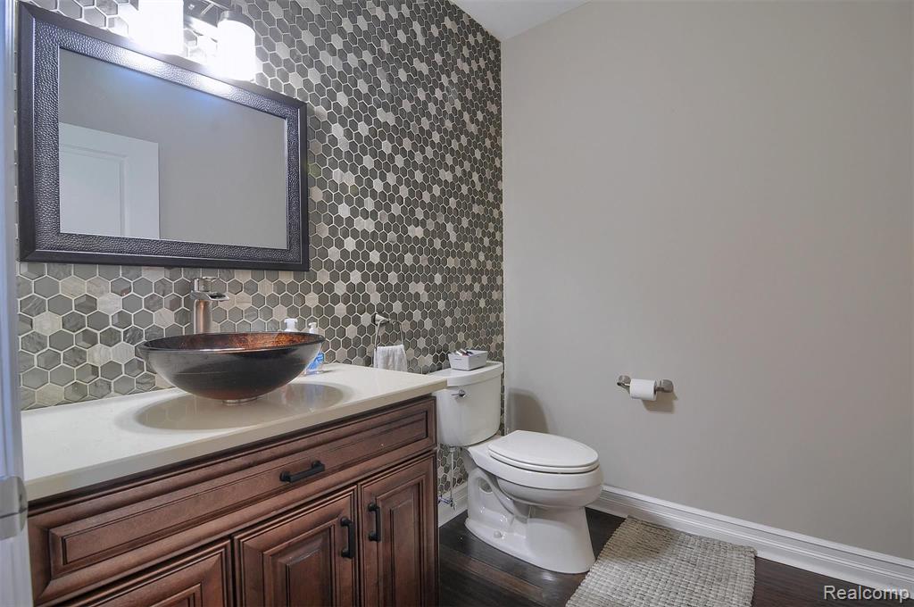 354 Olivewood Court Rochester, MI 48306 - Photo 38 of 77