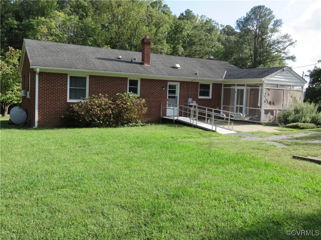 9447 Cool Spring Road Mechanicsville, VA 23116 - Photo 9 of 41 Gallery Image 9