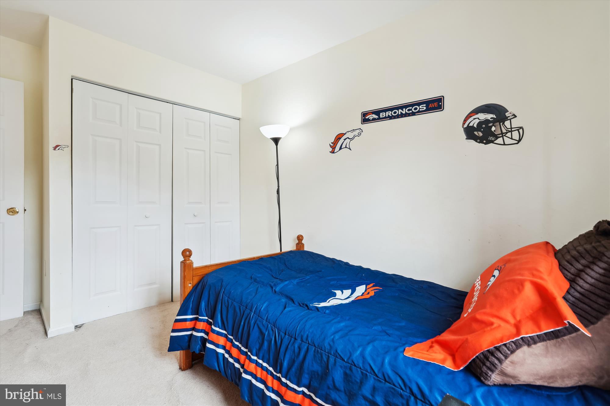 18244 Fox Chase Circle Olney, MD 20832 - Photo 22 of 26 a bedroom with a bed and a painting on the wall