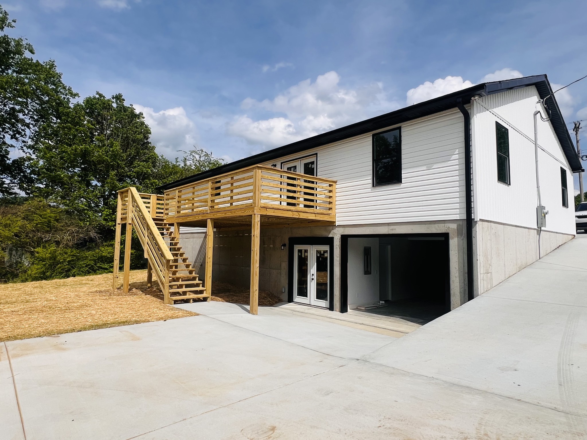 417 Defeated Creek Highway Carthage, TN 37030 - Photo 27 of 30 a view of a house with a patio