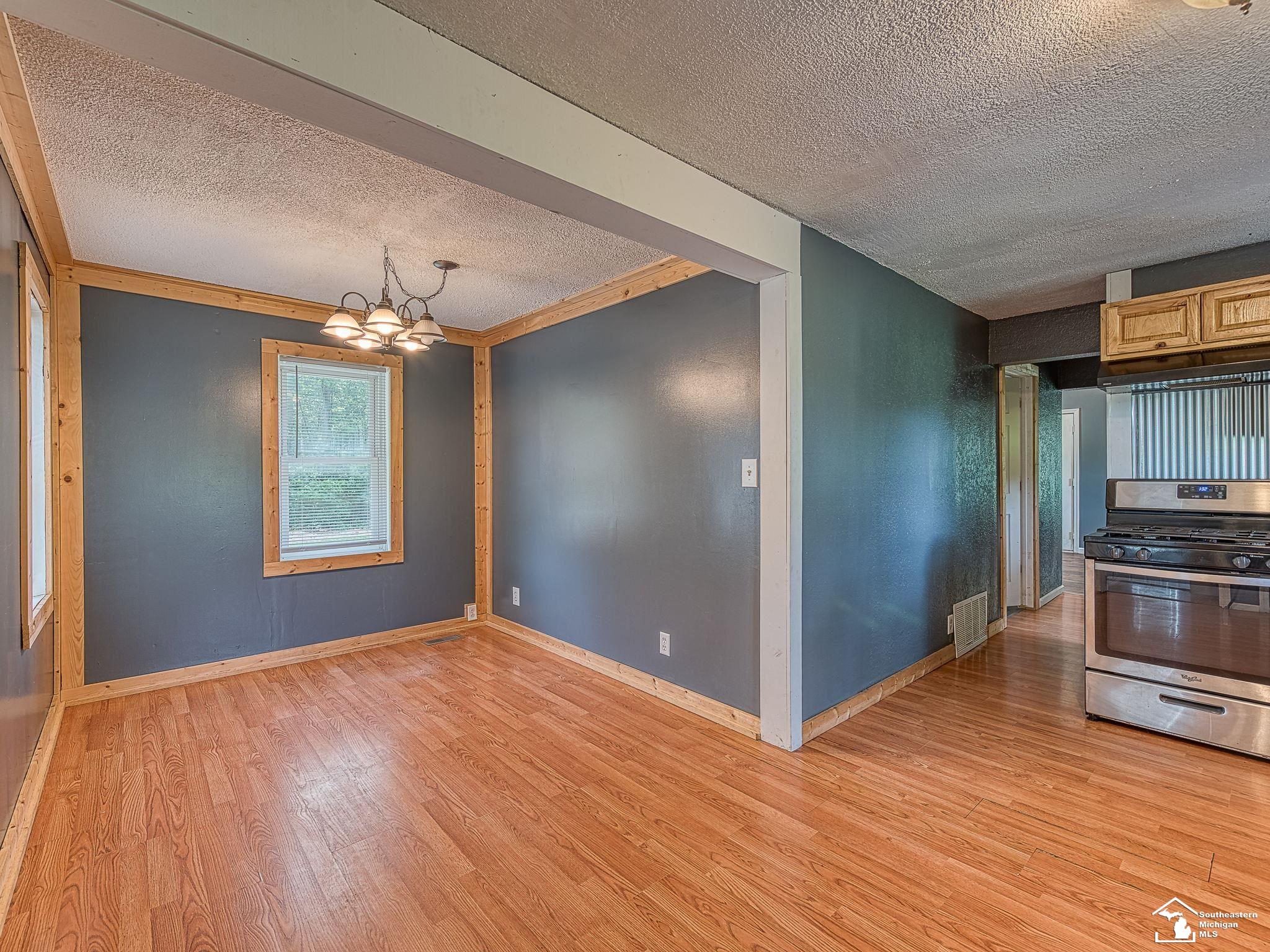 12181 Oelke Road Maybee, MI 48159 - Photo 5 of 29