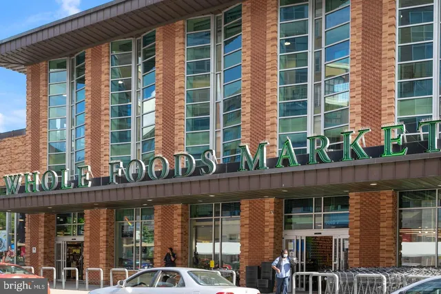 a close view of barbecue area