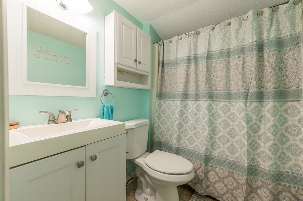 394 Rochdale Street Auburn, MA 01501 - Photo 16 of 23 Gallery Image 16