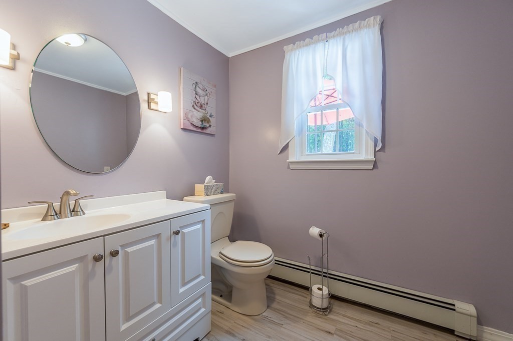 394 Rochdale Street Auburn, MA 01501 - Photo 8 of 23 Gallery Image 8