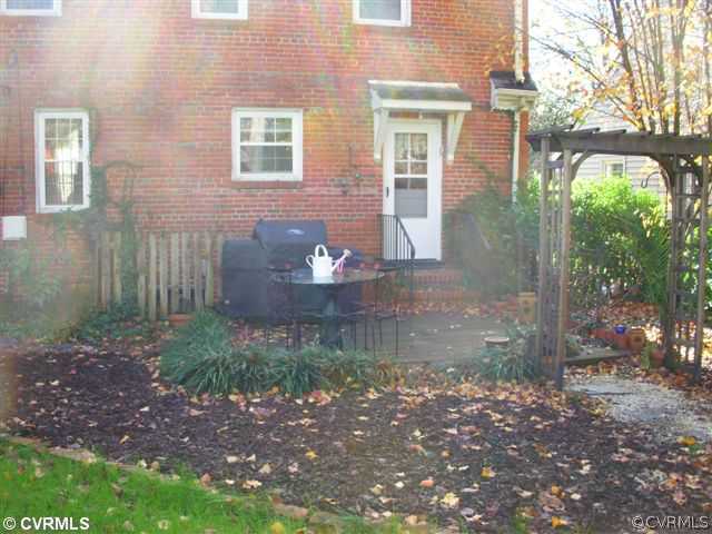 2124 Lennox Road Henrico, VA 23228 - Photo 11 of 12 Exterior Back - Patio