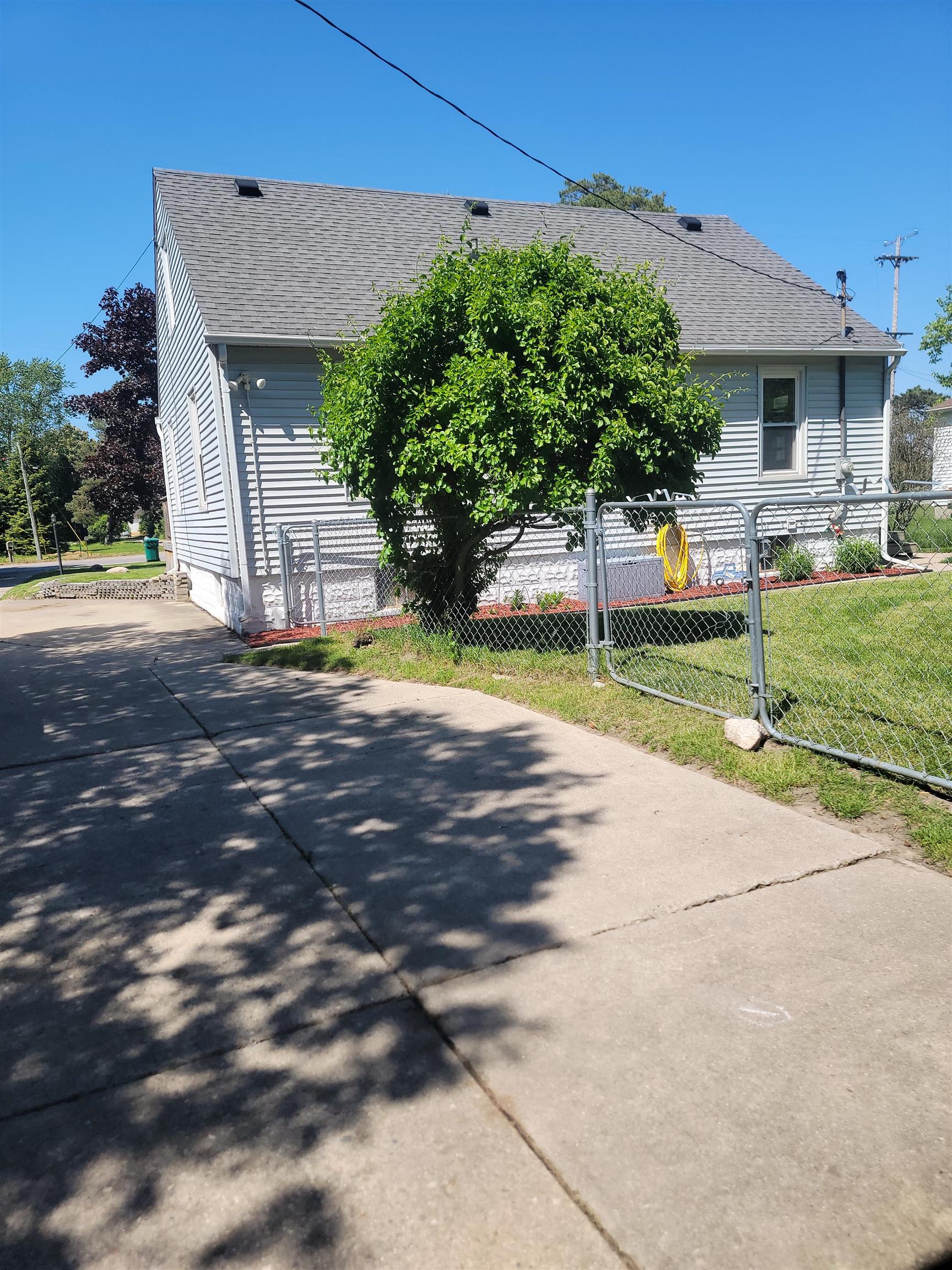 2142 Cass Avenue Road Bay City, MI 48708 - Photo 35 of 56