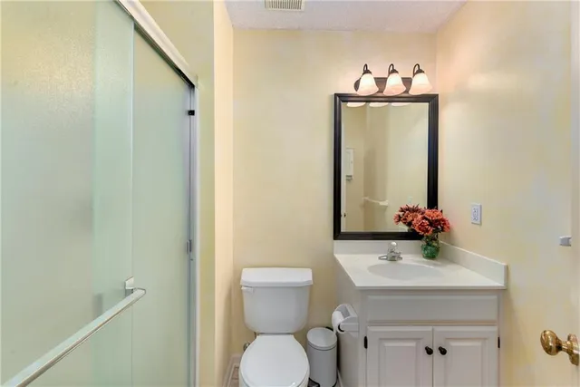 $650,000 | 5102 West 161st Terrace, Overland Park, KS 66085