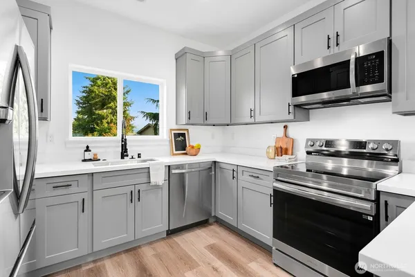 $664,900 | 12111 East Gibson Road, Everett, WA 98204