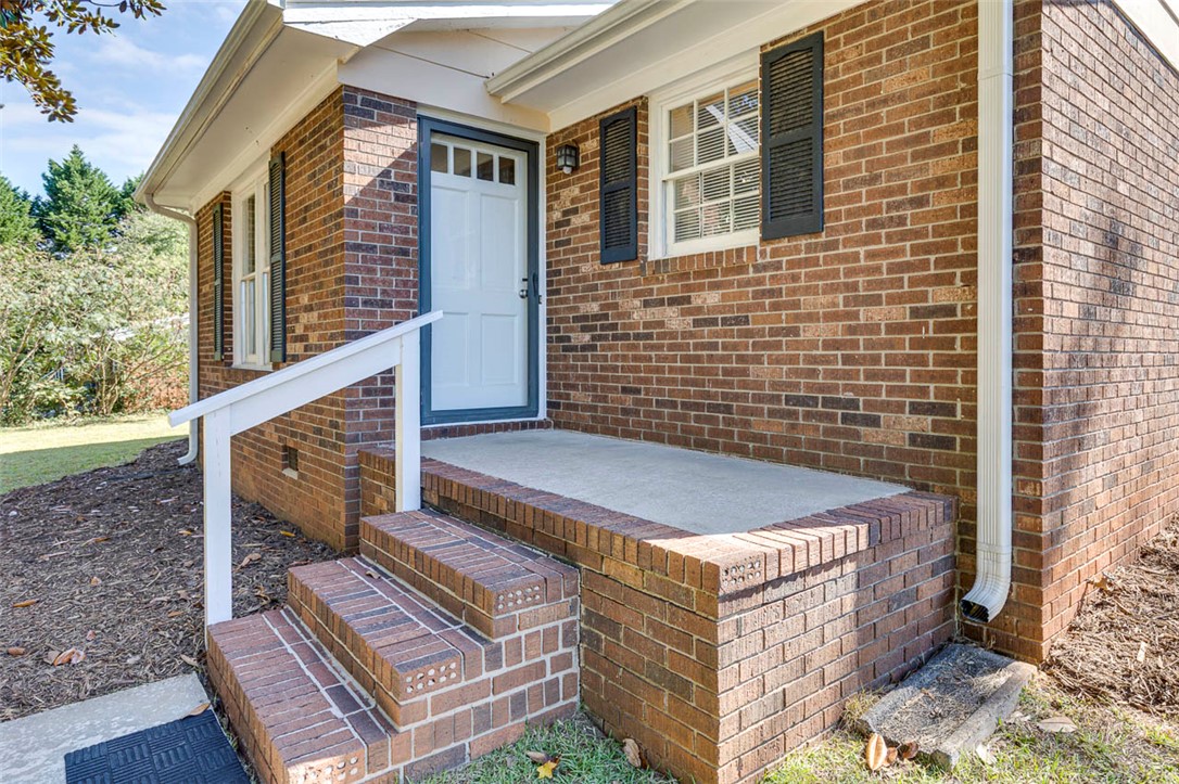 419 Rollingwood Drive Easley, SC 29640 - Photo 4 of 30