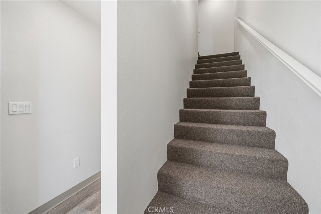 529 South Pine Street Santa Maria, CA 93458 - Photo 19 of 53 a view of entryway