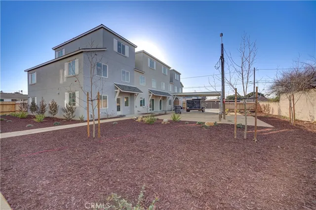 a house view with a outdoor space