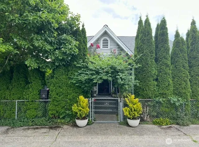 $435,000 | 305 Olympic Place, Bremerton, WA 98312