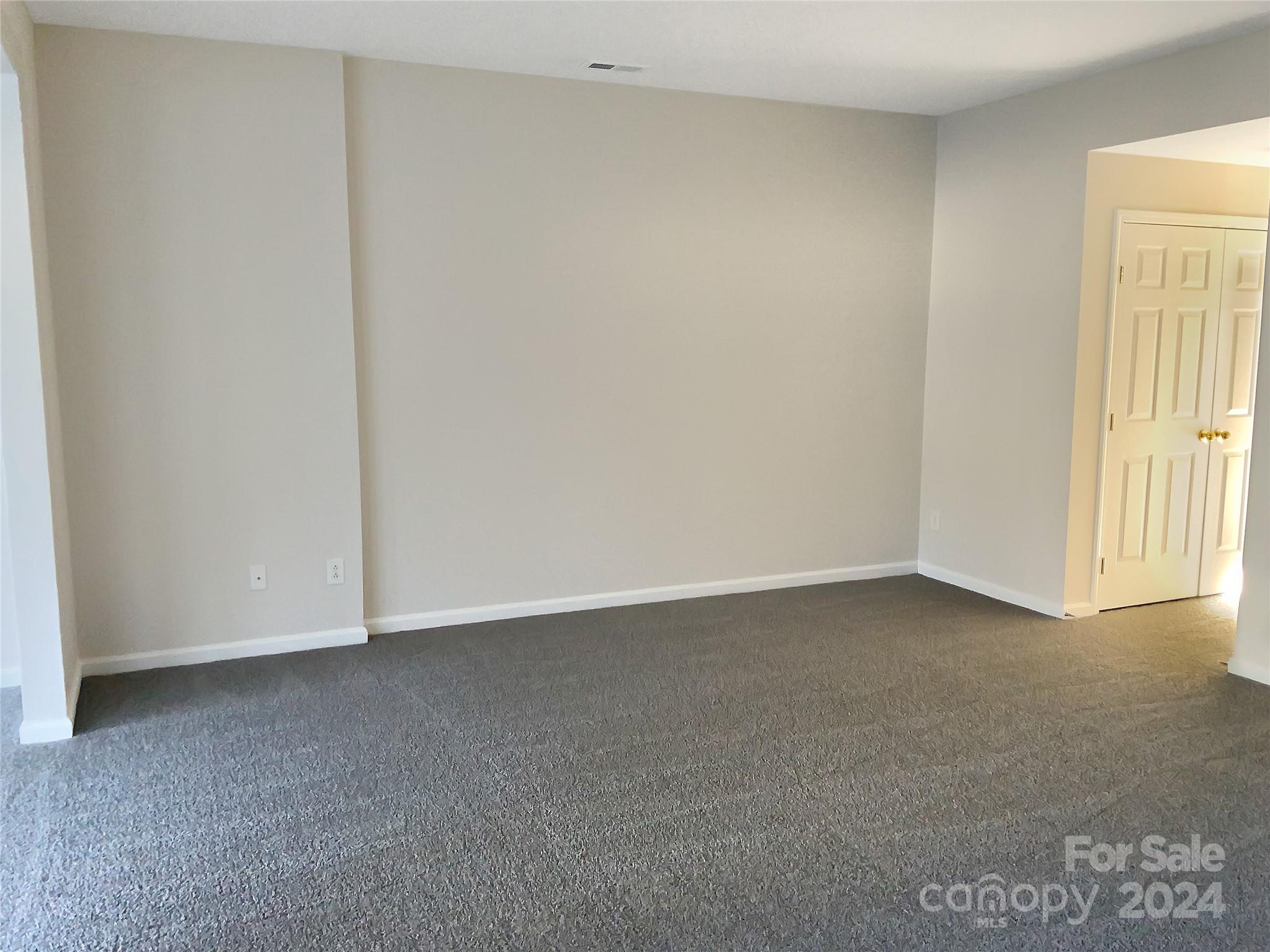 4877 Prosperity Ridge Road Charlotte, NC 28269 - Photo 3 of 21 Gallery Image 3