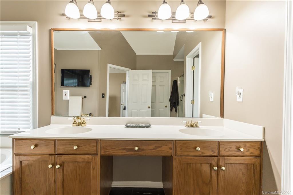 10622 Hellebore Road Charlotte, NC 28213 - Photo 27 of 37 Gallery Image 27