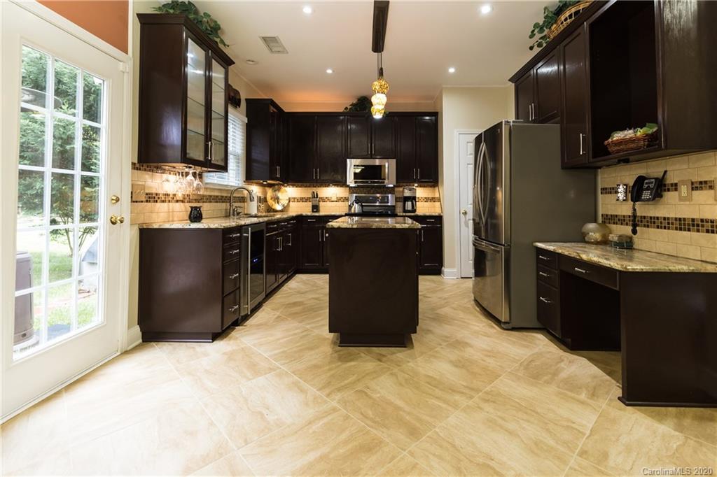 10622 Hellebore Road Charlotte, NC 28213 - Photo 7 of 37 Gallery Image 7