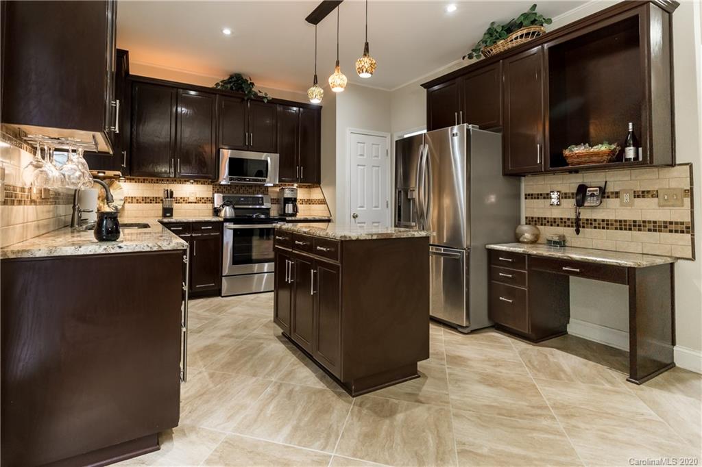10622 Hellebore Road Charlotte, NC 28213 - Photo 8 of 37 Gallery Image 8