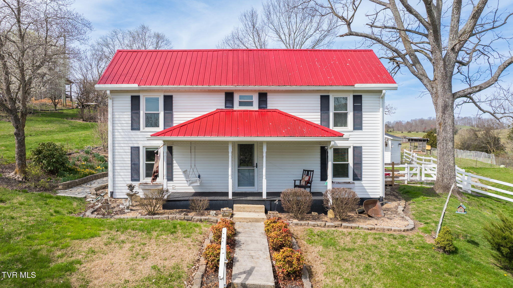 1005 Old Snapps Ferry Road Chuckey, TN 37641 - Photo 3 of 51 301