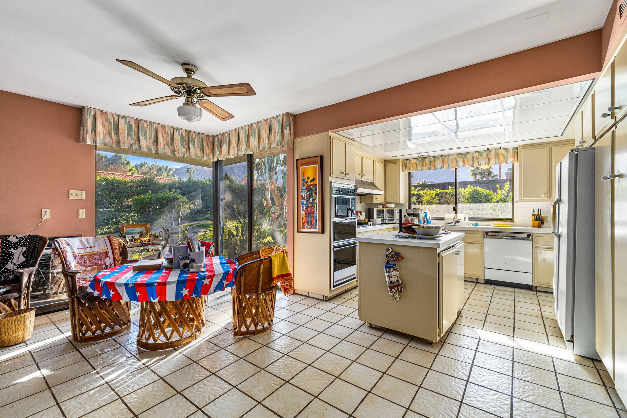 40675 East Thunderbird Terrace Rancho Mirage, CA 92270 - Photo 43 of 58 Kitchen