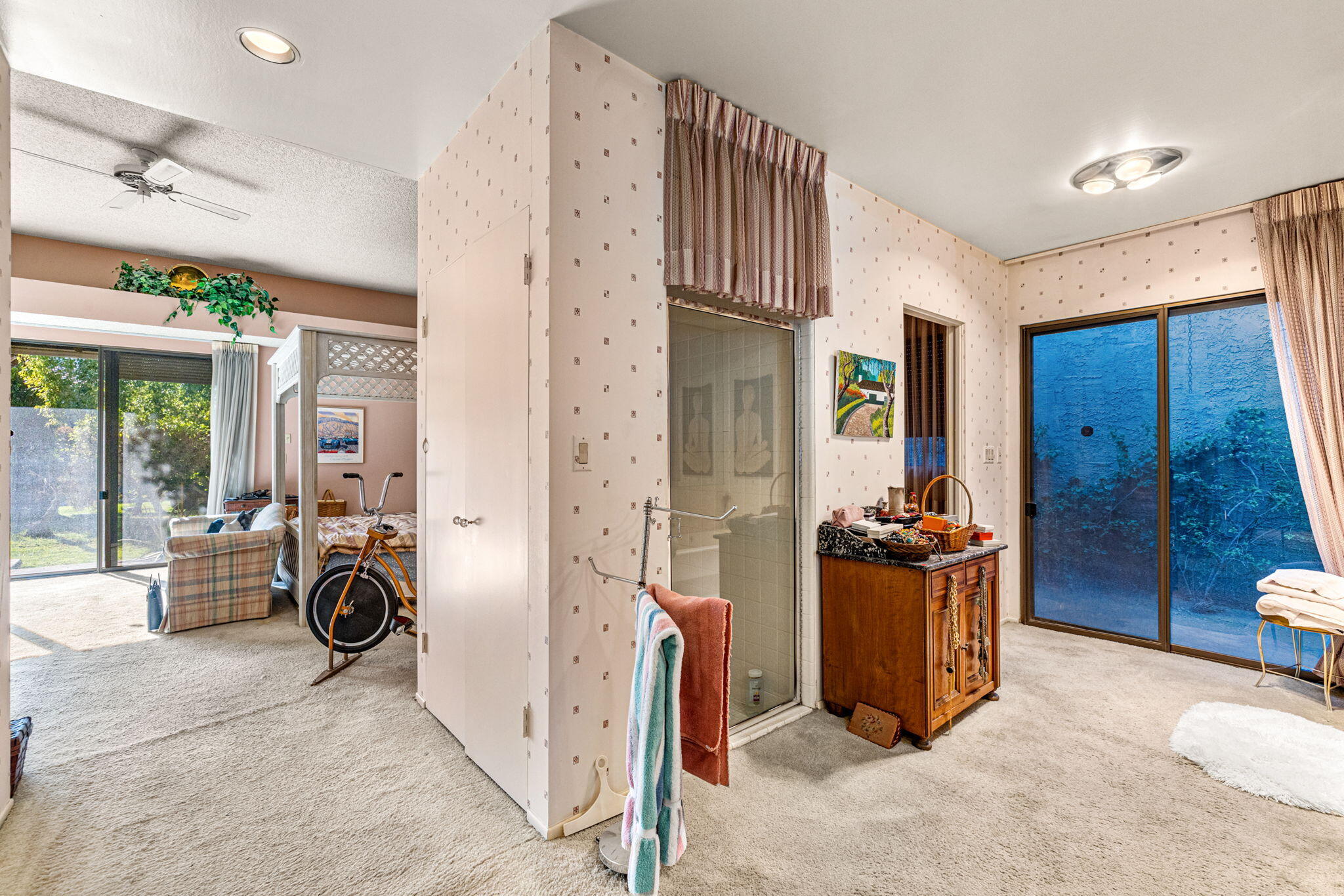 40675 East Thunderbird Terrace Rancho Mirage, CA 92270 - Photo 49 of 58 a view of a livingroom with furniture and a livingroom