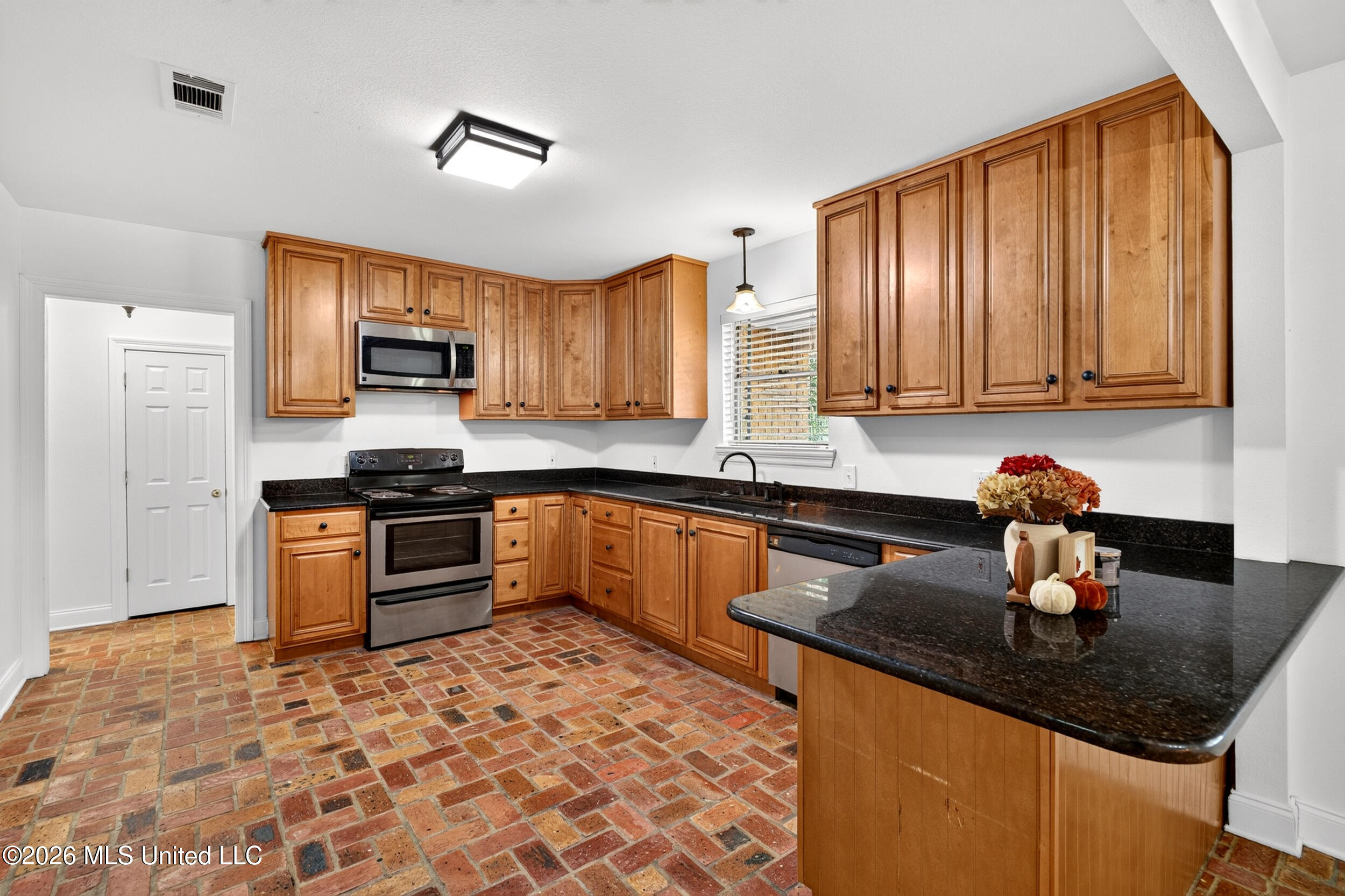340 West Union Road Carriere, MS 39426 - Photo 20 of 70 25_kitchen