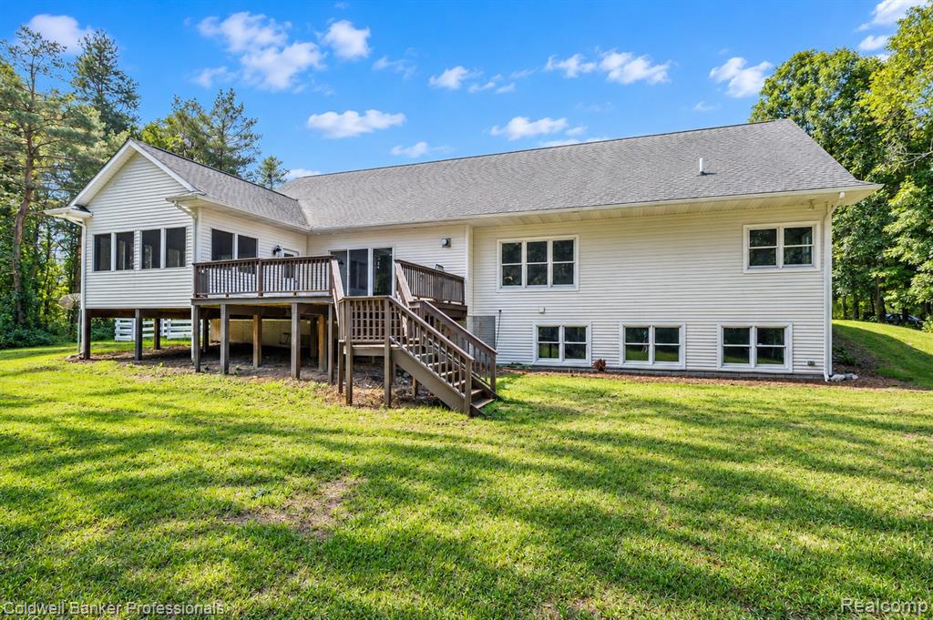 575 Lake George Road Oakland, MI 48363 - Photo 4 of 41 Gallery Image 4