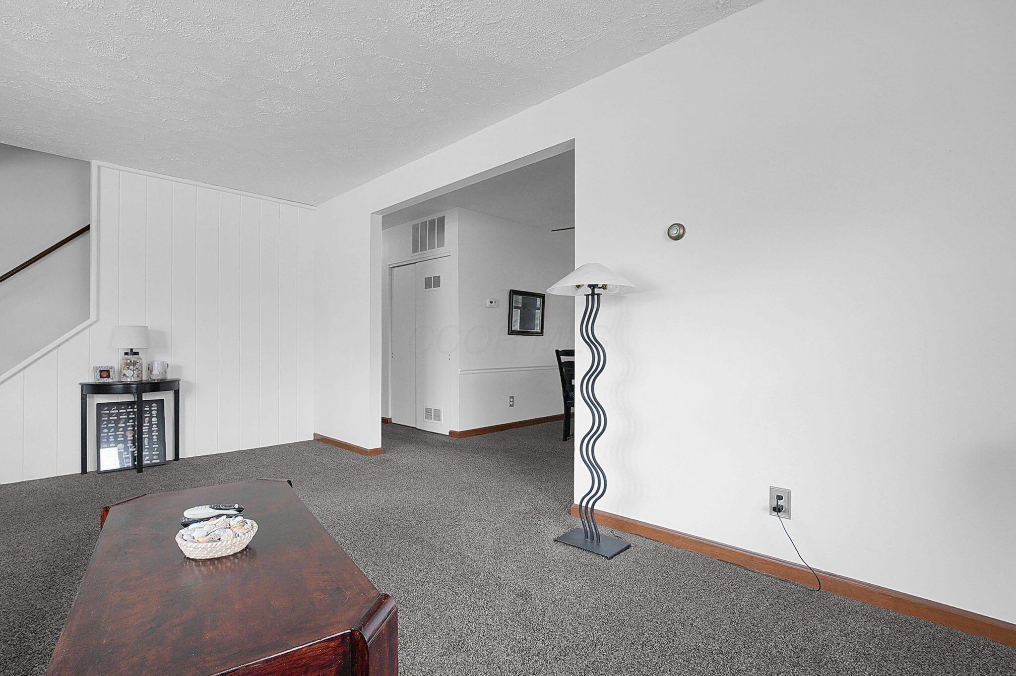 348 Darbyhurst Road Columbus, OH 43228 - Photo 14 of 31 4-web-or-mls-348-darbyhurst-rd
