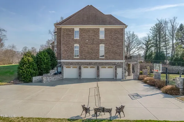 $3,420,000 | 1128 Mountain Vista Drive, Bristol, TN 37620