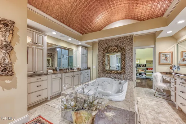 $3,420,000 | 1128 Mountain Vista Drive, Bristol, TN 37620