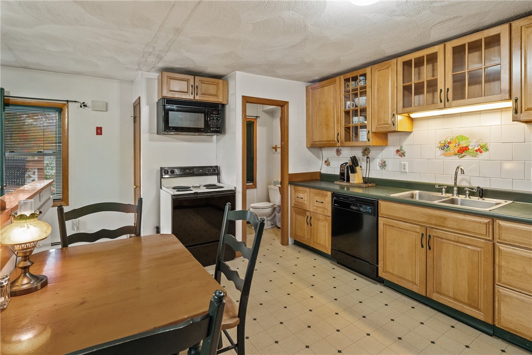 251 Ocean Road Narragansett, RI 02882 - Photo 23 of 42
