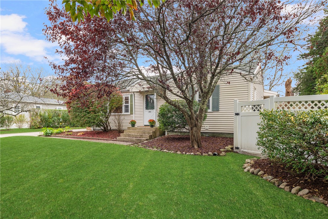 251 Ocean Road Narragansett, RI 02882 - Photo 7 of 42