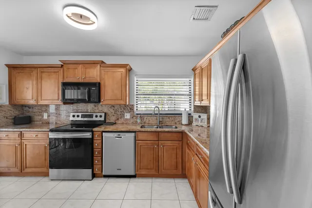 $9,500 | 2221 Florida Boulevard, Delray Beach, FL 33483