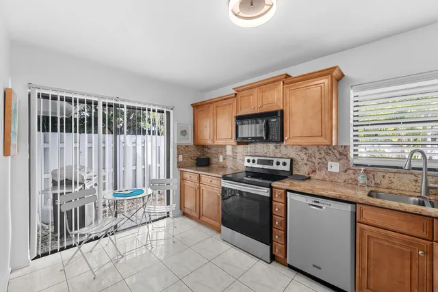 $9,500 | 2221 Florida Boulevard, Delray Beach, FL 33483