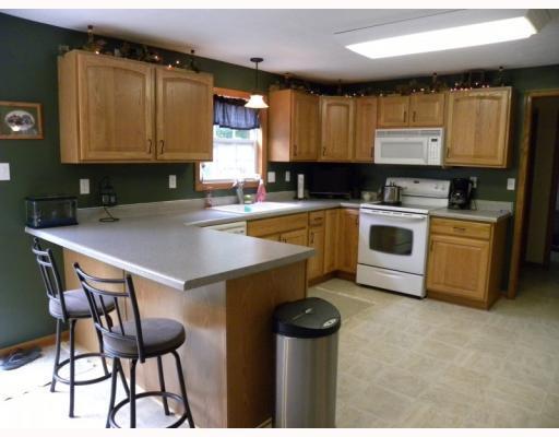 925 Logan Road Tarentum, PA 15084 - Photo 5 of 18 Kitchen. SPACIOUS KITCHEN AREA
