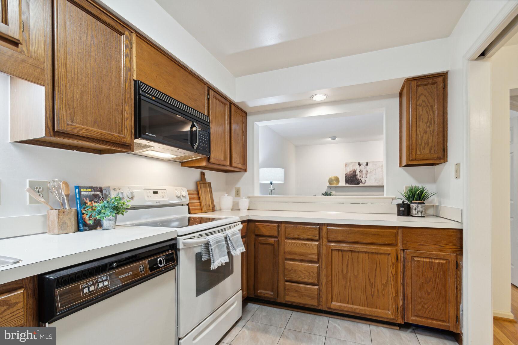 10717 Kings Riding Way, Unit 302 Rockville, MD 20852 - Photo 11 of 33