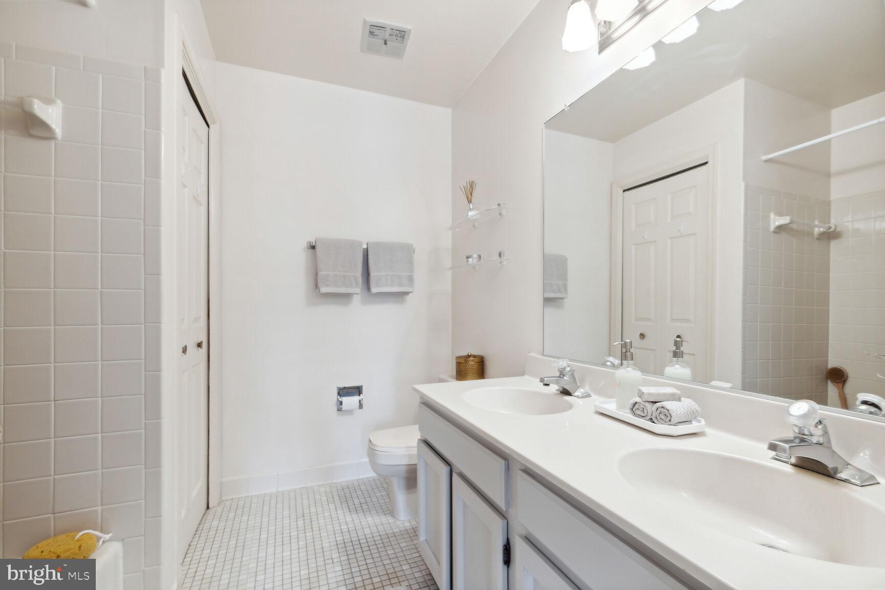 10717 Kings Riding Way, Unit 302 Rockville, MD 20852 - Photo 19 of 33