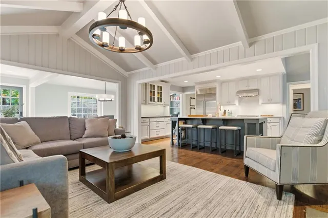 $1,100,000 | 3204 West 81st Terrace, Leawood, KS 66206