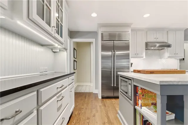 $1,100,000 | 3204 West 81st Terrace, Leawood, KS 66206