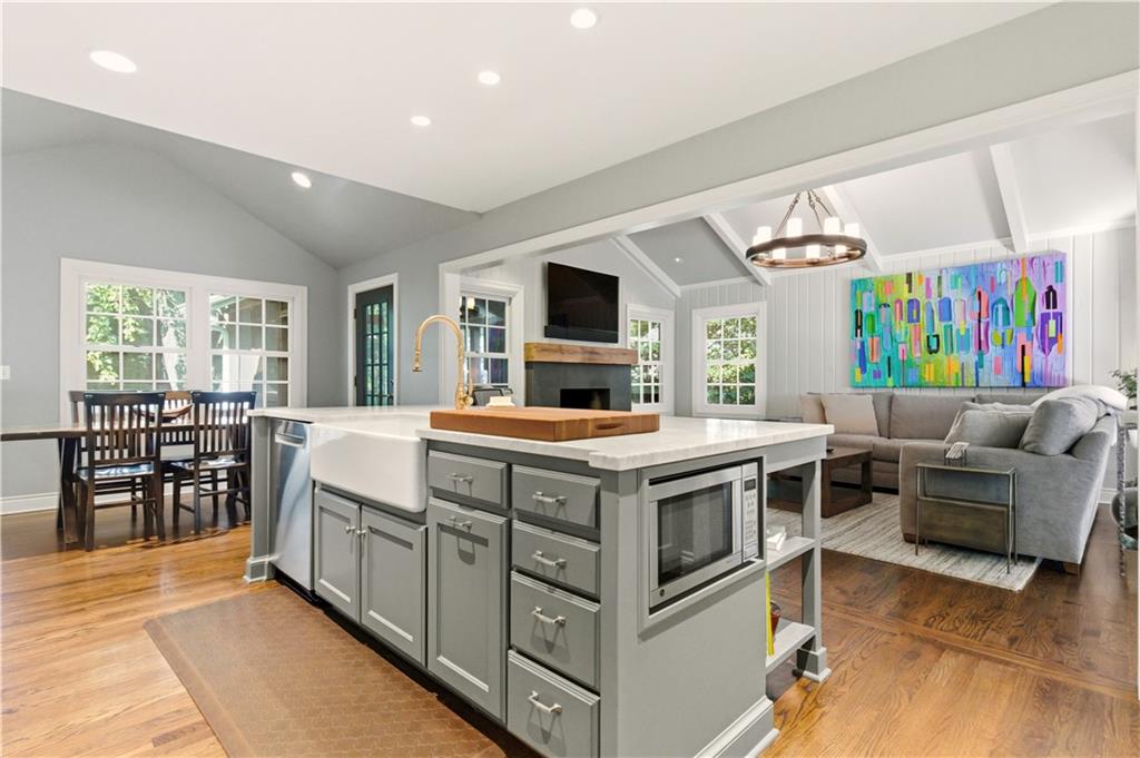 3204 West 81st Terrace Leawood, KS 66206 - Photo 21 of 68