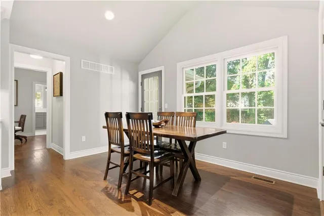 $1,100,000 | 3204 West 81st Terrace, Leawood, KS 66206