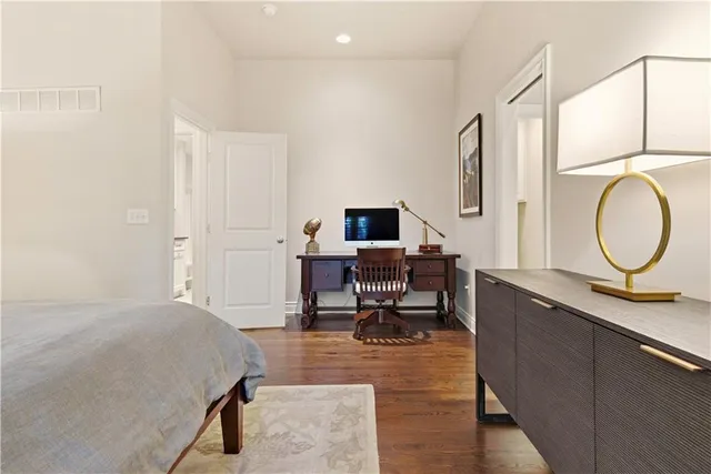 $1,100,000 | 3204 West 81st Terrace, Leawood, KS 66206