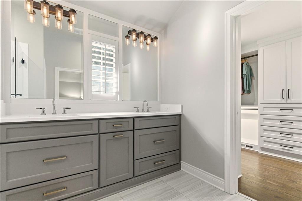 3204 West 81st Terrace Leawood, KS 66206 - Photo 32 of 68