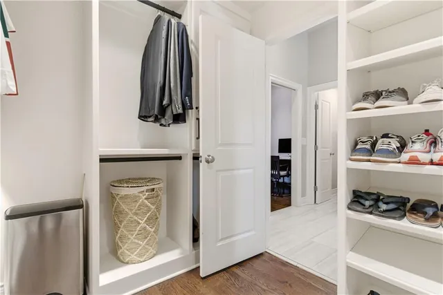 $1,100,000 | 3204 West 81st Terrace, Leawood, KS 66206