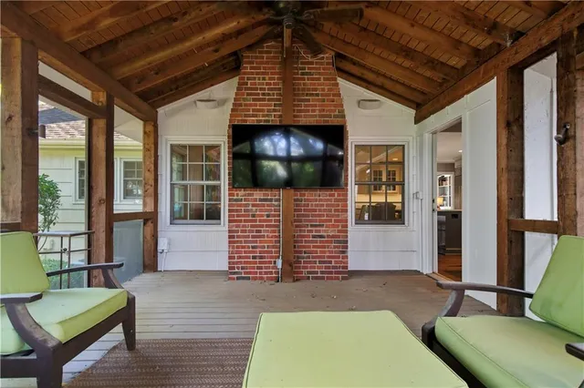 $1,100,000 | 3204 West 81st Terrace, Leawood, KS 66206