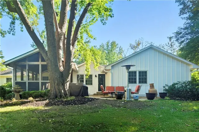 $1,100,000 | 3204 West 81st Terrace, Leawood, KS 66206