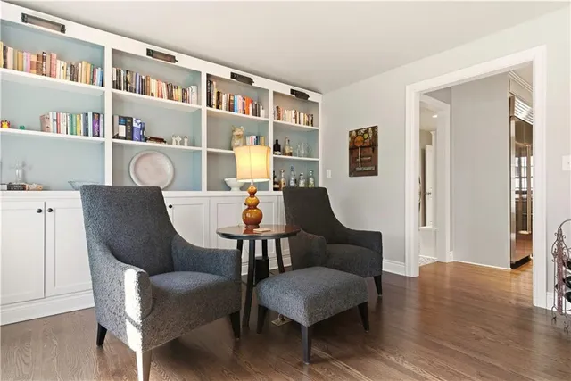 $1,100,000 | 3204 West 81st Terrace, Leawood, KS 66206