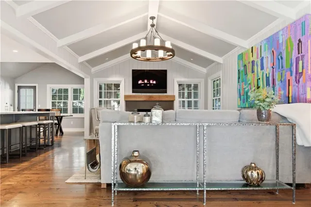 $1,100,000 | 3204 West 81st Terrace, Leawood, KS 66206