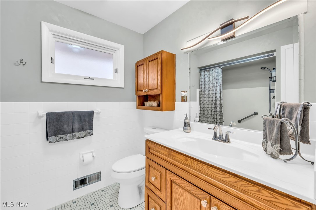 8415 Ridge Road North Royalton, OH 44133 - Photo 15 of 35