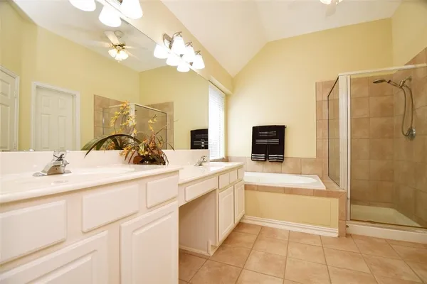 $2,400 | 3111 Zelko Drive, Pearland, TX 77584