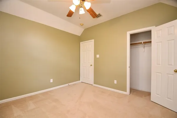 $2,400 | 3111 Zelko Drive, Pearland, TX 77584