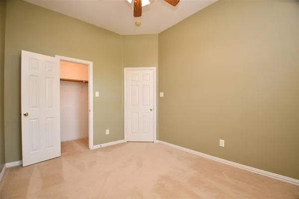 $2,400 | 3111 Zelko Drive, Pearland, TX 77584